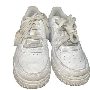 Nike White Air Force 1 Sneakers Classic Design